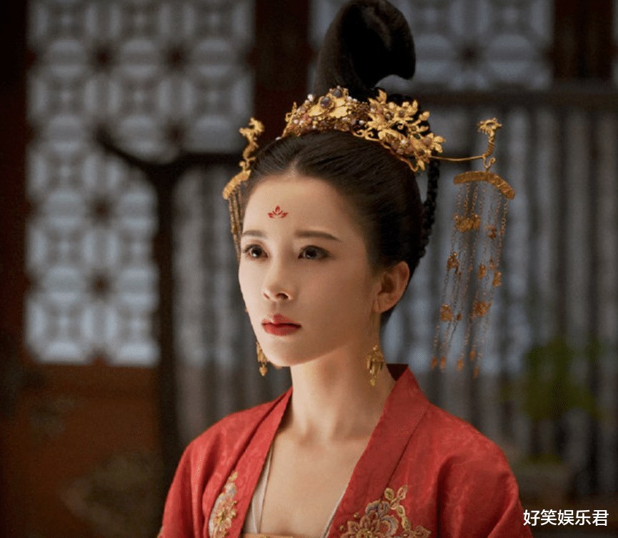 「杨超越」《长安诺》将播，杨超越大婚造型超仙，看到男女主追了