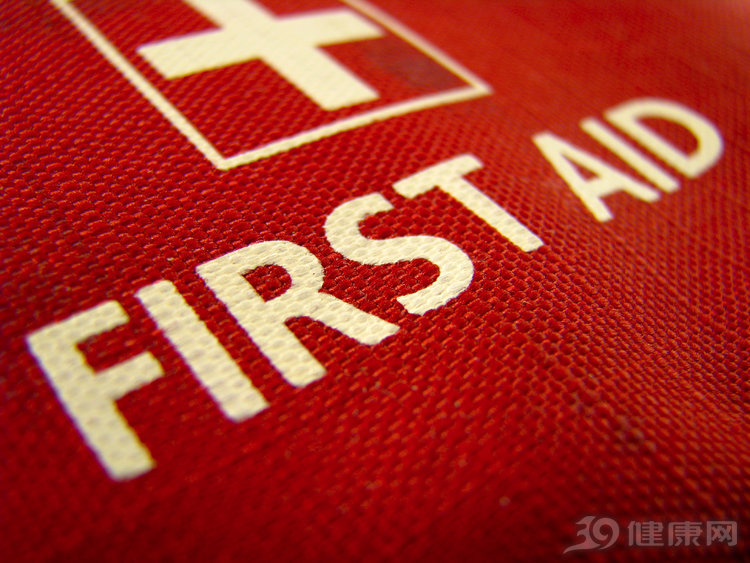 脑梗|43岁男子突发脑梗，半月后离世，医生：饭后这3件事要了他的命