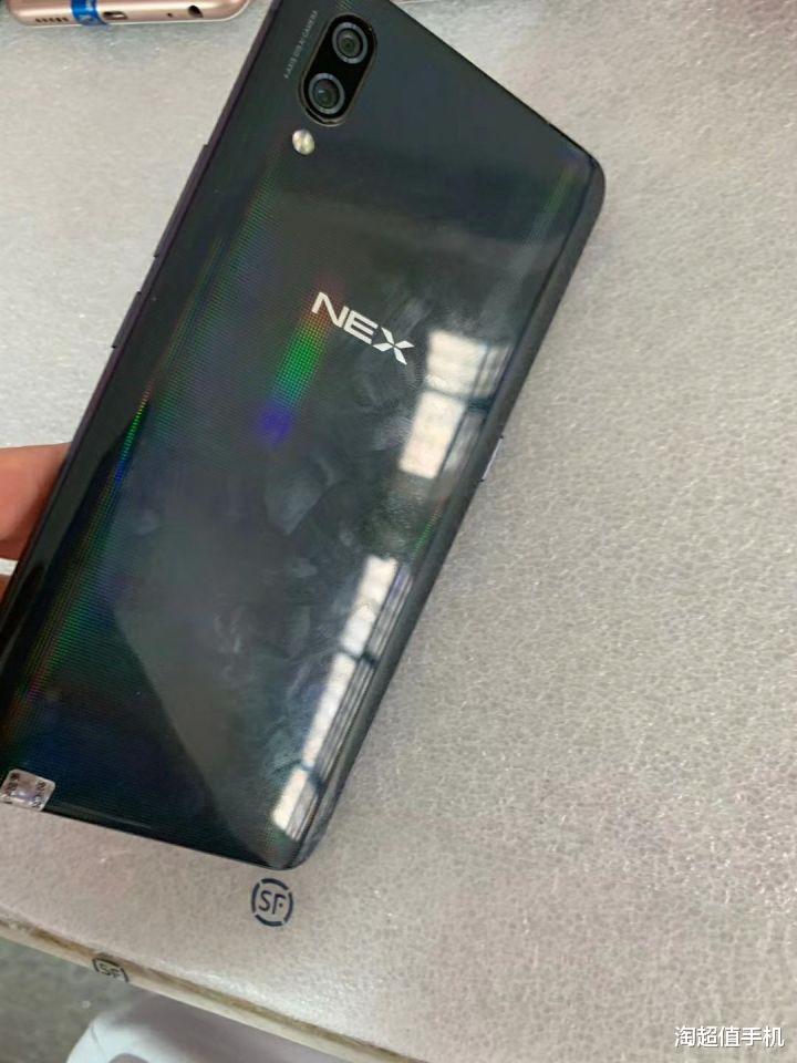 电池|二手机8+128G配置，一般需要多少钱？