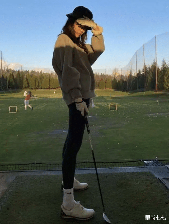 陈坤|陈坤儿子女友正脸曝光！穿情侣装一起打高尔夫，准公公忙来点赞