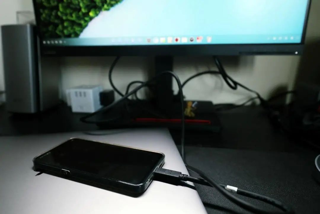 |MacBook Pro扩展显示器及生产力配件布局