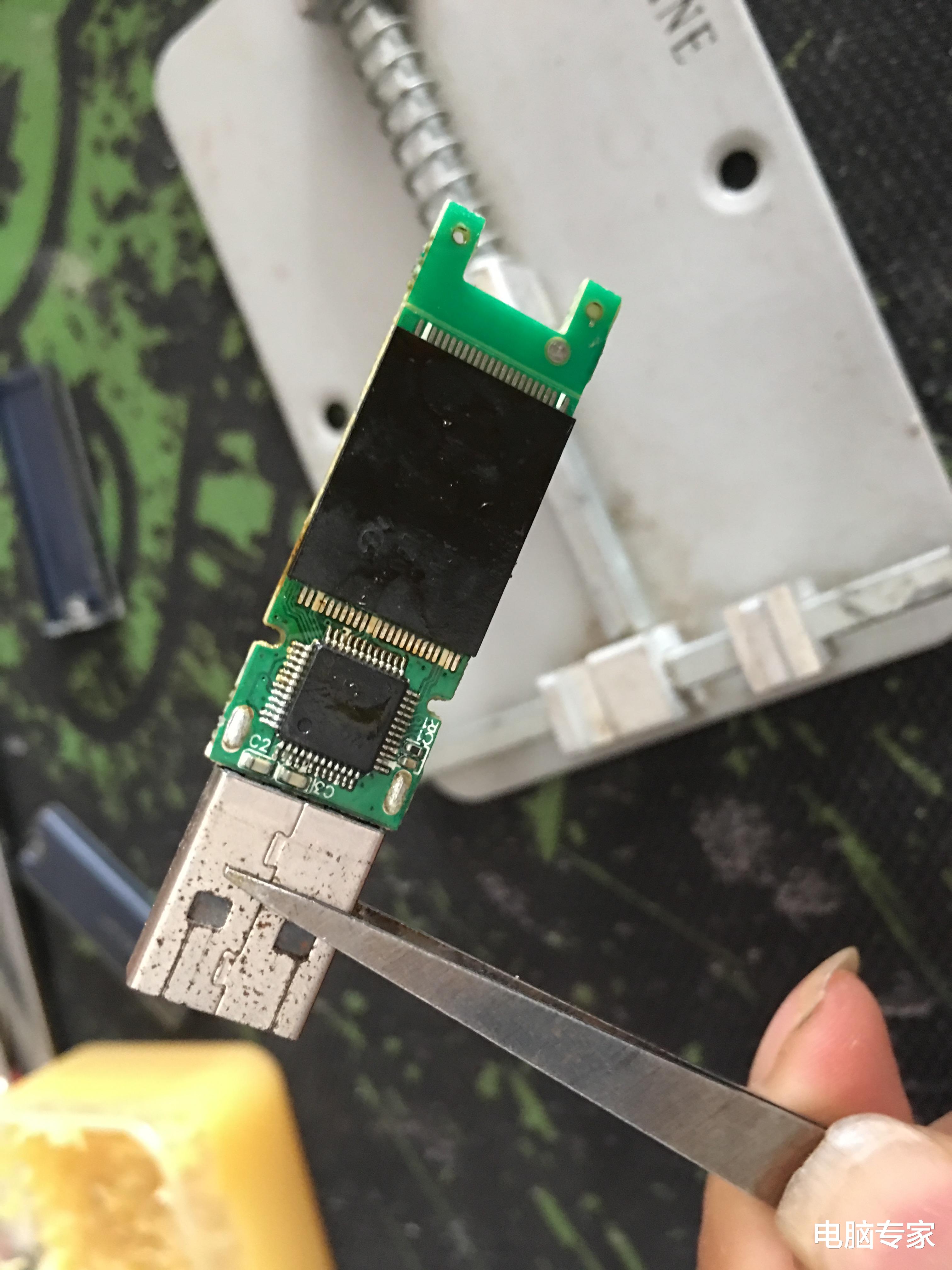 『芯片』U盘坏了别扔掉,大多数U盘不读盘坏了都是小问题,维修非常简单!