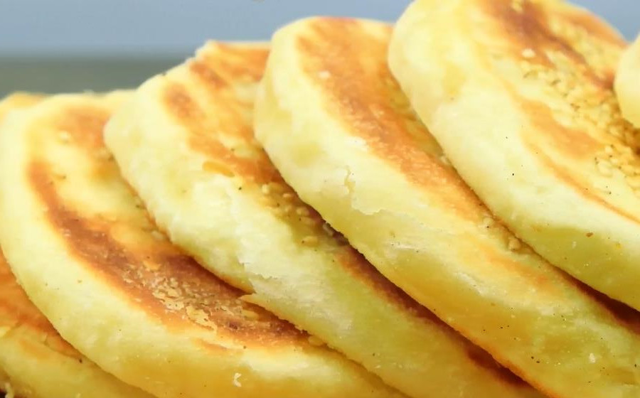 面粉：多层酥火烧做法特别简单，酥的掉渣特别好吃，新手也能零失败