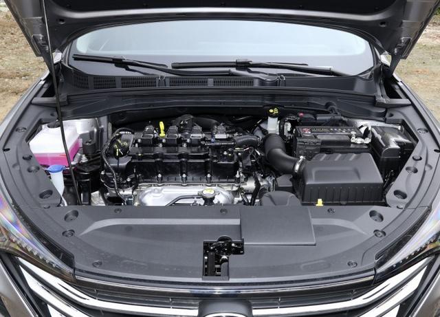 长安逸动|经济紧张也要买新车,年轻人不妨考虑这四台,物美价廉才八九万