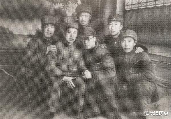 周希汉|他被称“天下第一瘦”，8岁抽烟，15岁参军，毙俘9名中将55名少将