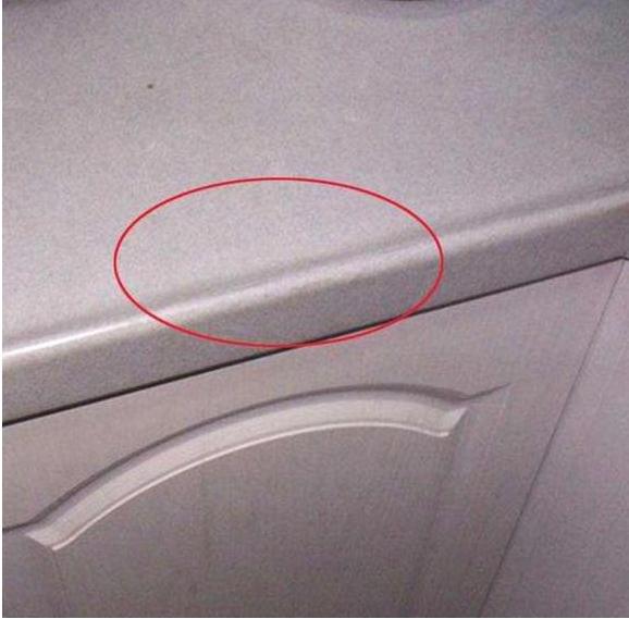 ▲新房入住流尽了眼泪，前前后后连撞14大坑，房子毁了钱也没了