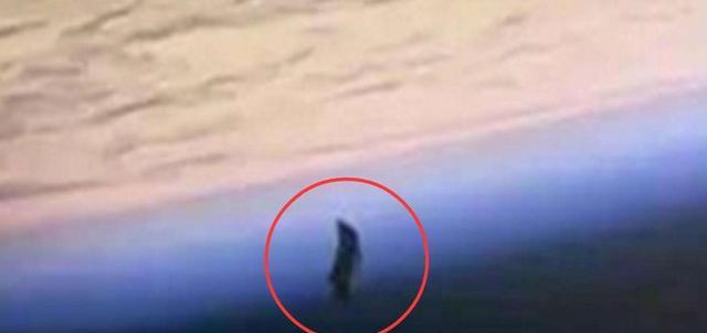 卫星■外星文明已监视地球1.3万年?“新卫星”成谜,命名“黑骑士”