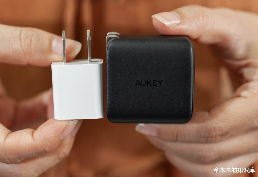 |充电的时候可以打游戏刷视频吗？充电一直发烫怎么办，我来告诉你