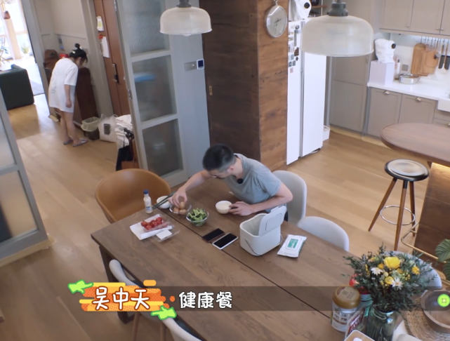 杨子姗|难怪杨子姗家的厨房干净的像样板间，看她和丈夫的饮食习惯，服了