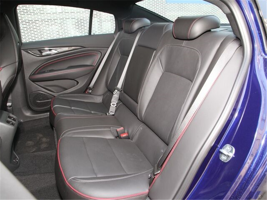 #大众帕萨特#这合资B级终于还是靠廉价火了，车长4米9全系9AT，跌至13.78万