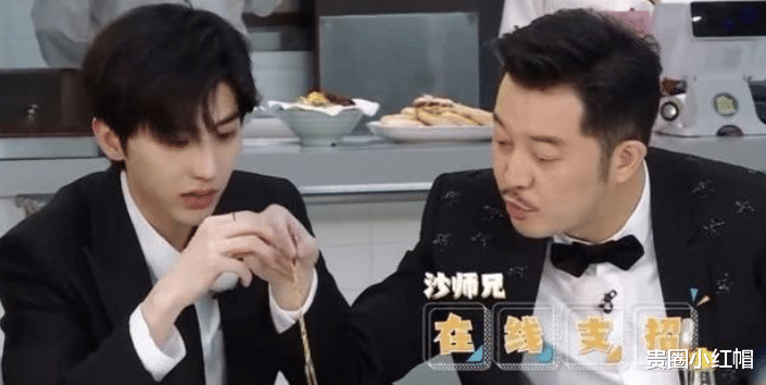 奔跑吧兄弟@怕鹿晗吃醋?关晓彤录制《奔跑吧》与所有成员打招呼,却唯独跳过了他