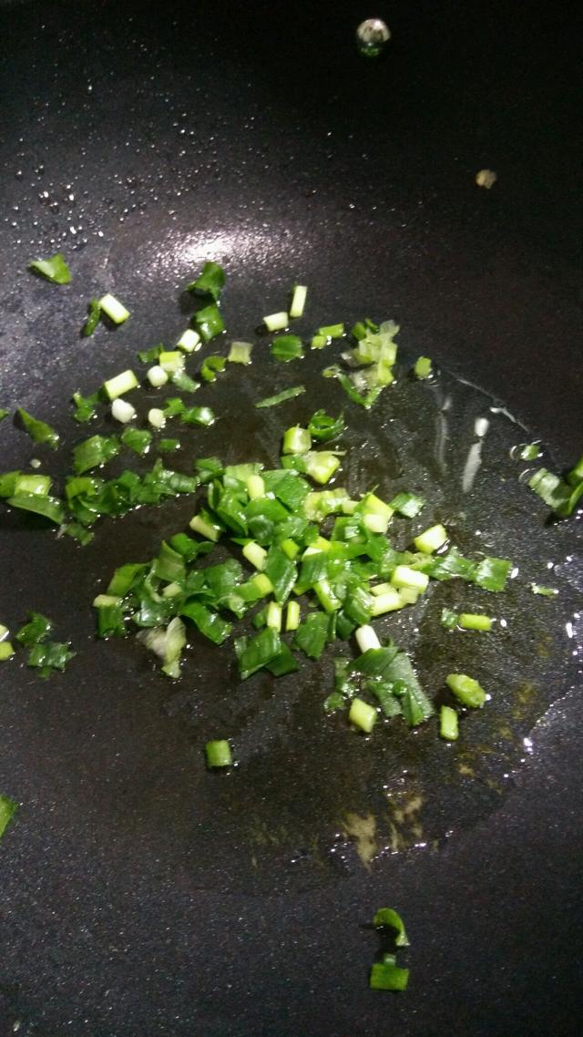 『』夏天必备小凉菜，爽口又营养，女人常吃皮肤细腻，还能淡皱纹