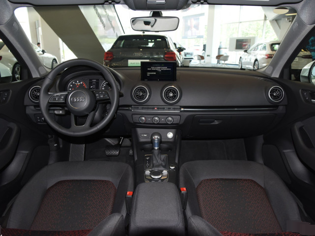 日产轩逸|15万能买什么车？这三款不会让你失望，其中包含奥迪车型