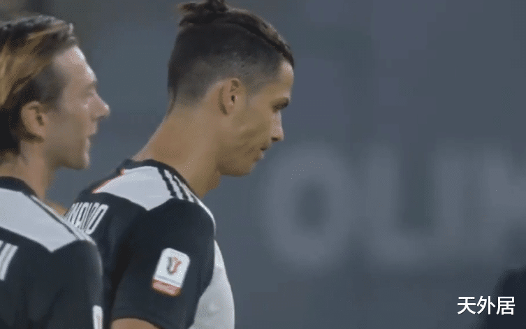 「C罗」葡萄牙一哥今夜交棒传承？“新C罗”导演5-0，C罗则留下落魄神情