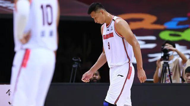 广东男篮|官宣！易建联伤情公布，杜锋难辞其咎，祝早日康复