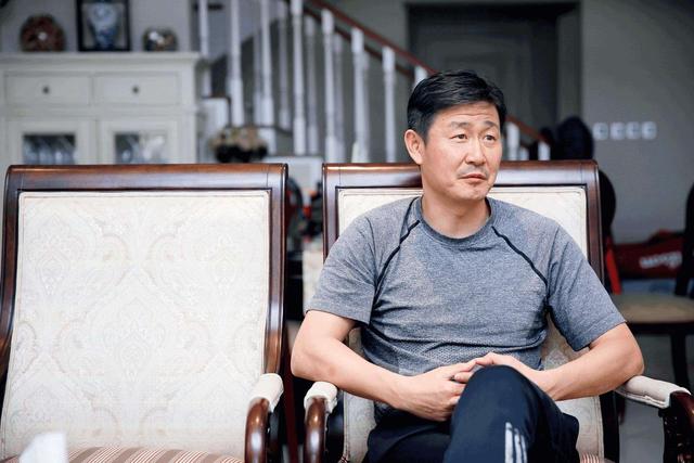 「郝海东」凌晨4点39分！郝海东拒绝忍让，这一次他曝出惊人的大计划