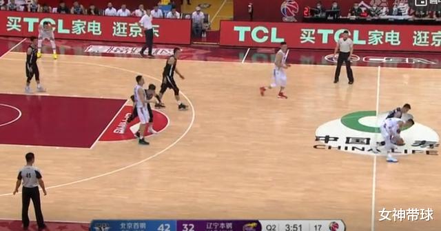 『林书豪』CBA没那么好混！林书豪半场7中1，被赵继伟防到半场过不了