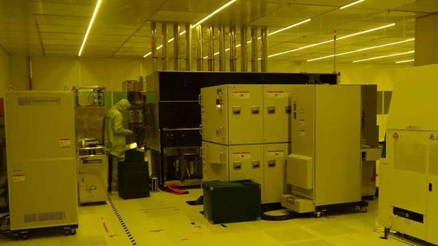 芯片|好消息！国产芯片材料再次“破冰”，打破美、日垄断局面