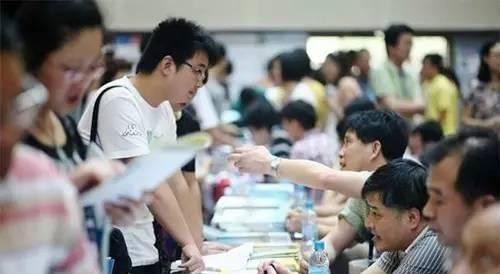 『临床医学专业』临床医学收分高,有录取分低的吗?这6所院校看一看