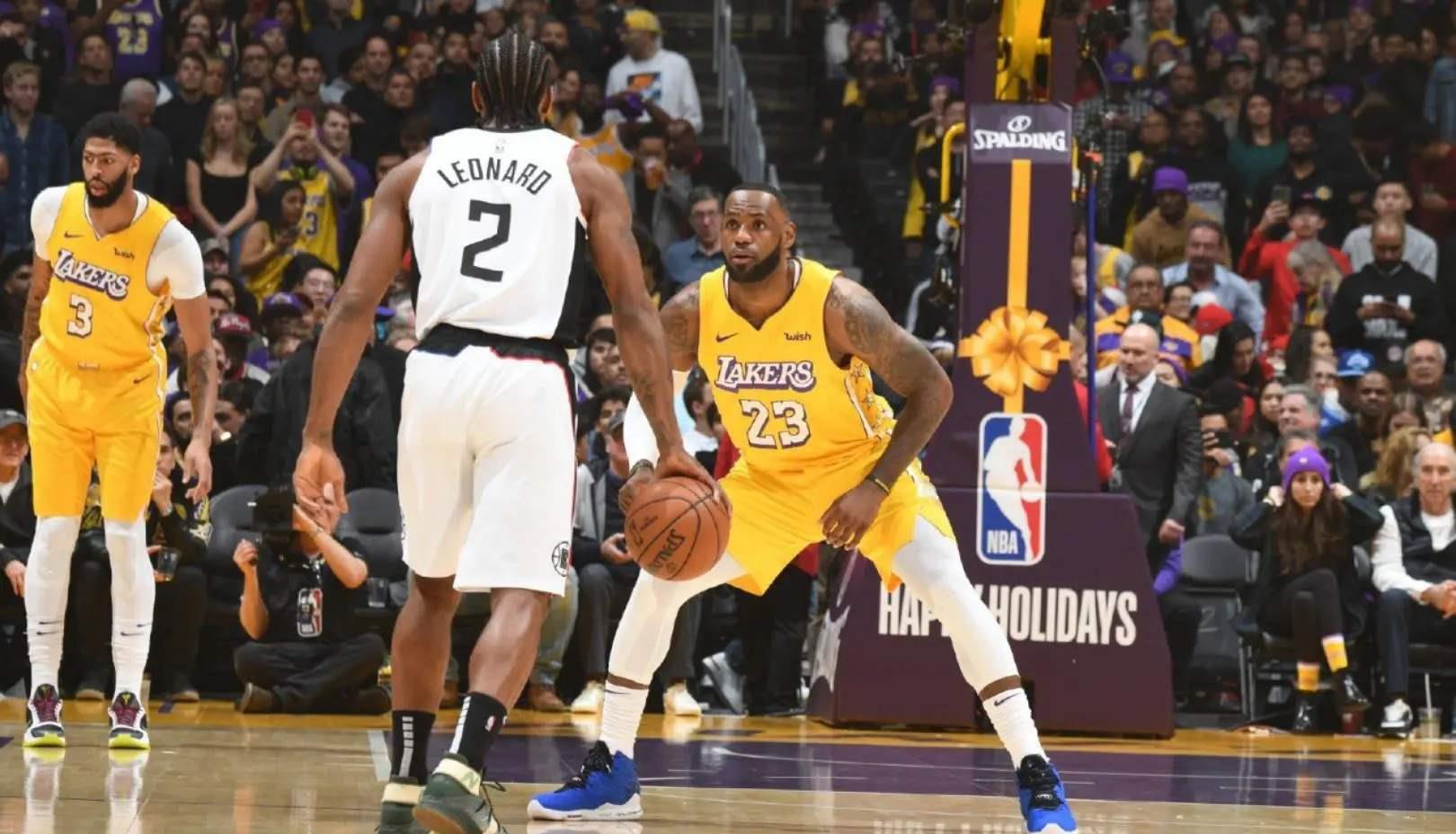 『勒布朗·詹姆斯』当今NBA詹姆斯的最大对手，既不是字母哥，也不是杜兰特，而是他