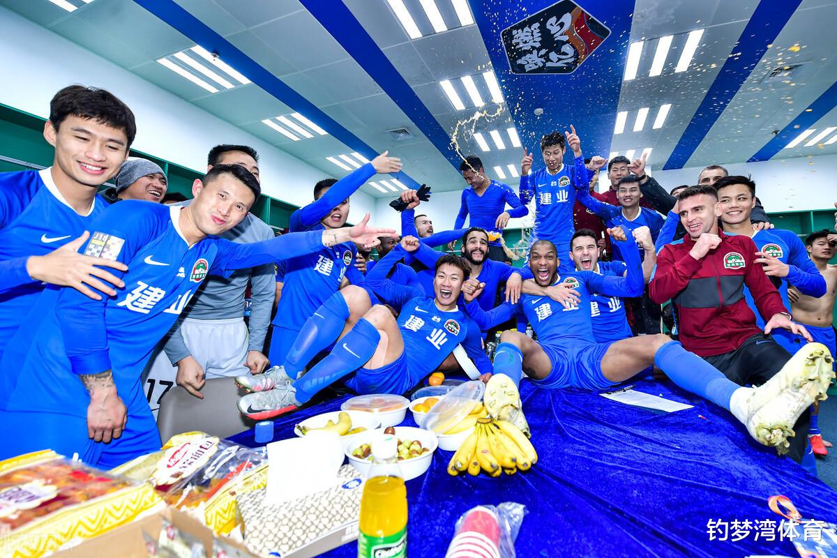 中超|中超建业看走眼的引援，一年半两度下放，转会富力5个月即被解约