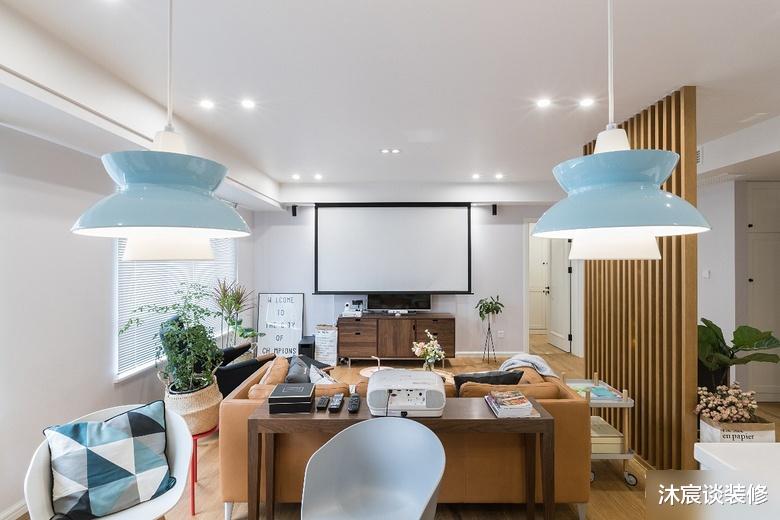 []看了她的新居，才知家简单温馨就好，即便大白墙，同样能令人心动