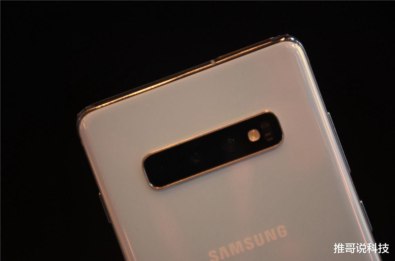 三星galaxy s10|降价2700后,三星卷土重来,2K曲屏+可变光圈+8GB!