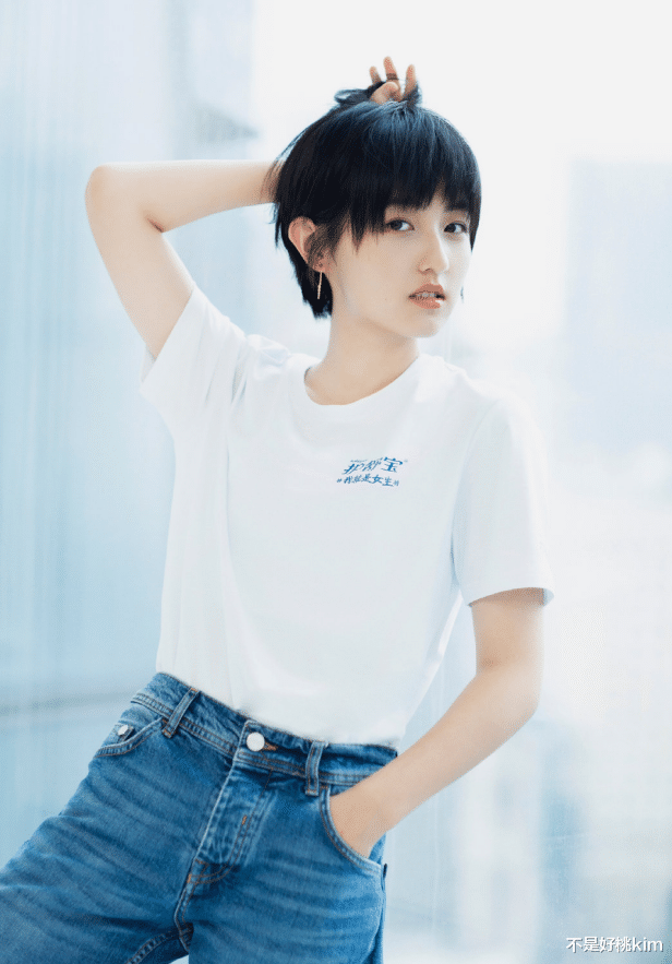 发型|张子枫有史以来最短的发型,本以为会变丑,哪知真人竟美成这样