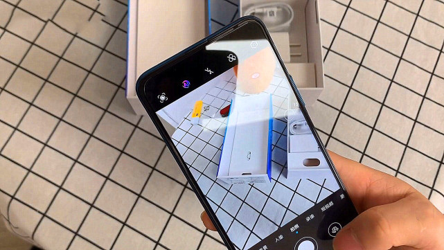 华为荣耀|荣耀X10：能否被称为“最强”的麒麟820机型？