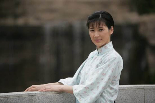 童蕾@《亮剑》女主被执行1.4亿无奈复出还债，180亿身家老公涉欺诈破产