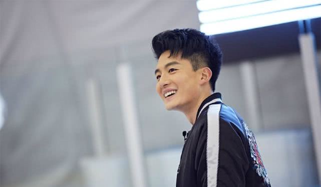 【陈赫】陈赫拒绝《跑男》后,投向了另一综艺的怀抱,搭档是熟悉的他