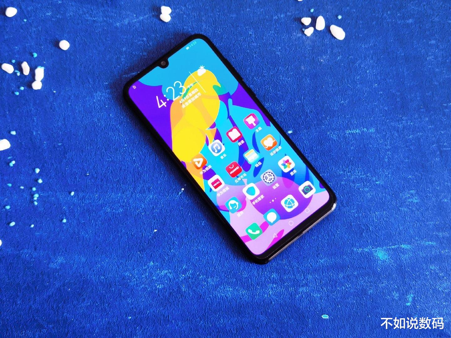 华为荣耀|荣耀最后的4G手机，虽然价格不高，但是性价比同级无敌！