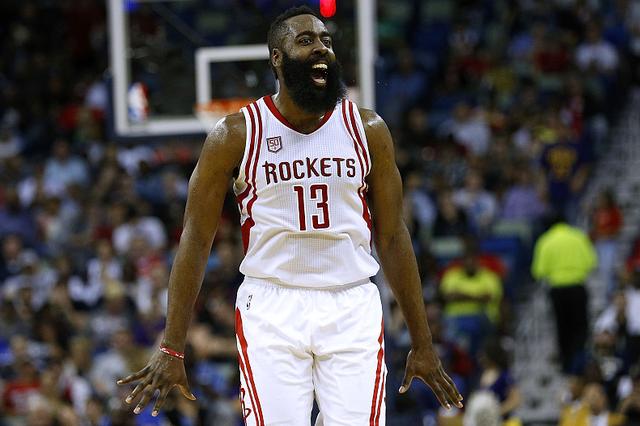 火箭队|雪中送炭！两员内线猛将主动示好火箭，哈登此次或将夺冠有望！