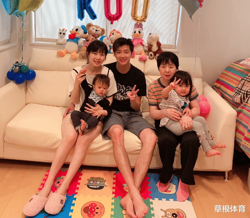 「美甲」福原爱晒脚穿凉鞋图！网友称赞：鞋子跟美甲都漂亮 福原爱：谢谢