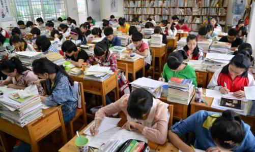 「」今年高考被视为史上最难的高考年,现在孩子太苦了