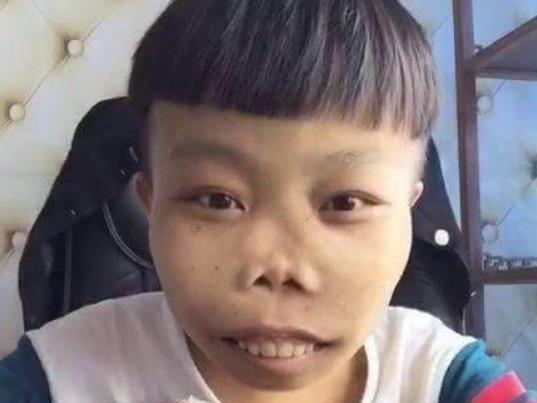 陈山|曾经大火的外星人陈山，被封杀后选择退网，如今背后默默支持散打