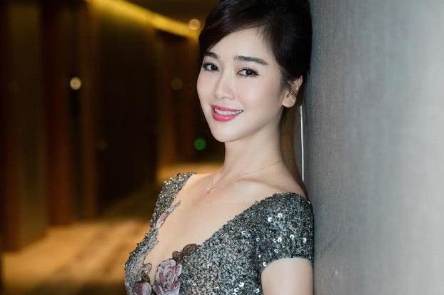 『姜文』16岁被姜文看中,曾是体操冠军后成当红花旦,如今私生活却如此混乱