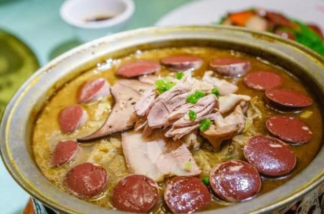 饺子|去东北餐馆吃饭,3人点5道菜,老板笑称吃完免单,上菜后都懵了