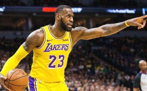 【勒布朗·詹姆斯】伯德：别拿我和詹姆斯相比，我们根本不是一个档次的球员