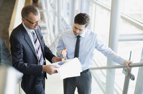 【】如何判断一个领导是在培养你，还是在压榨你？聪明人都看这三点！