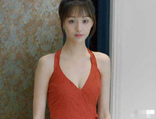 『郑爽』郑爽十年前旧照流出，明明颜值不输刘亦菲，偏偏对自己下狠手