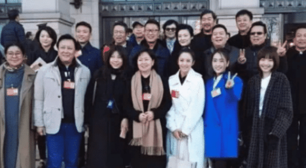 范冰冰|人民大会堂不许化妆，明星们都被打回原形，看到范冰冰后我醉了！