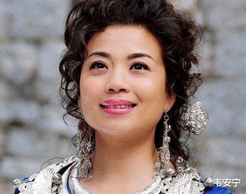 春晚■23次上春晚比本山还红，因太忙离婚，今51岁仍单身