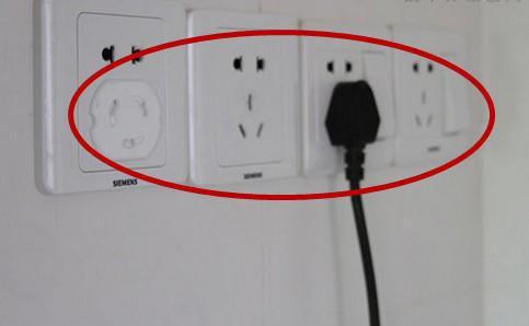 ▲越来越多人家里厨房不装老式插座，现在都流行这样装，太方便了