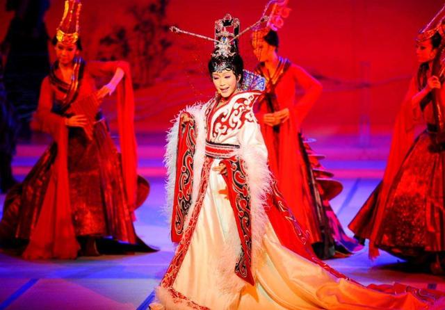 李玉刚|被春晚拒绝过6次，曾想不开自杀，如今成一级演员，享国家津贴