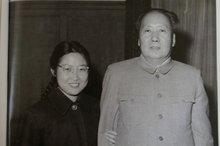 贺子珍|娇娇回到毛主席身边。逢人就说，“我家有个会说外国话的洋宝贝”