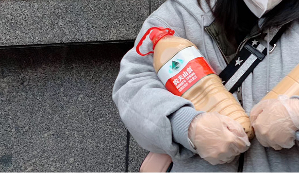 奶茶|“秋天的第一杯奶茶”刷屏朋友圈！到底是啥梗？