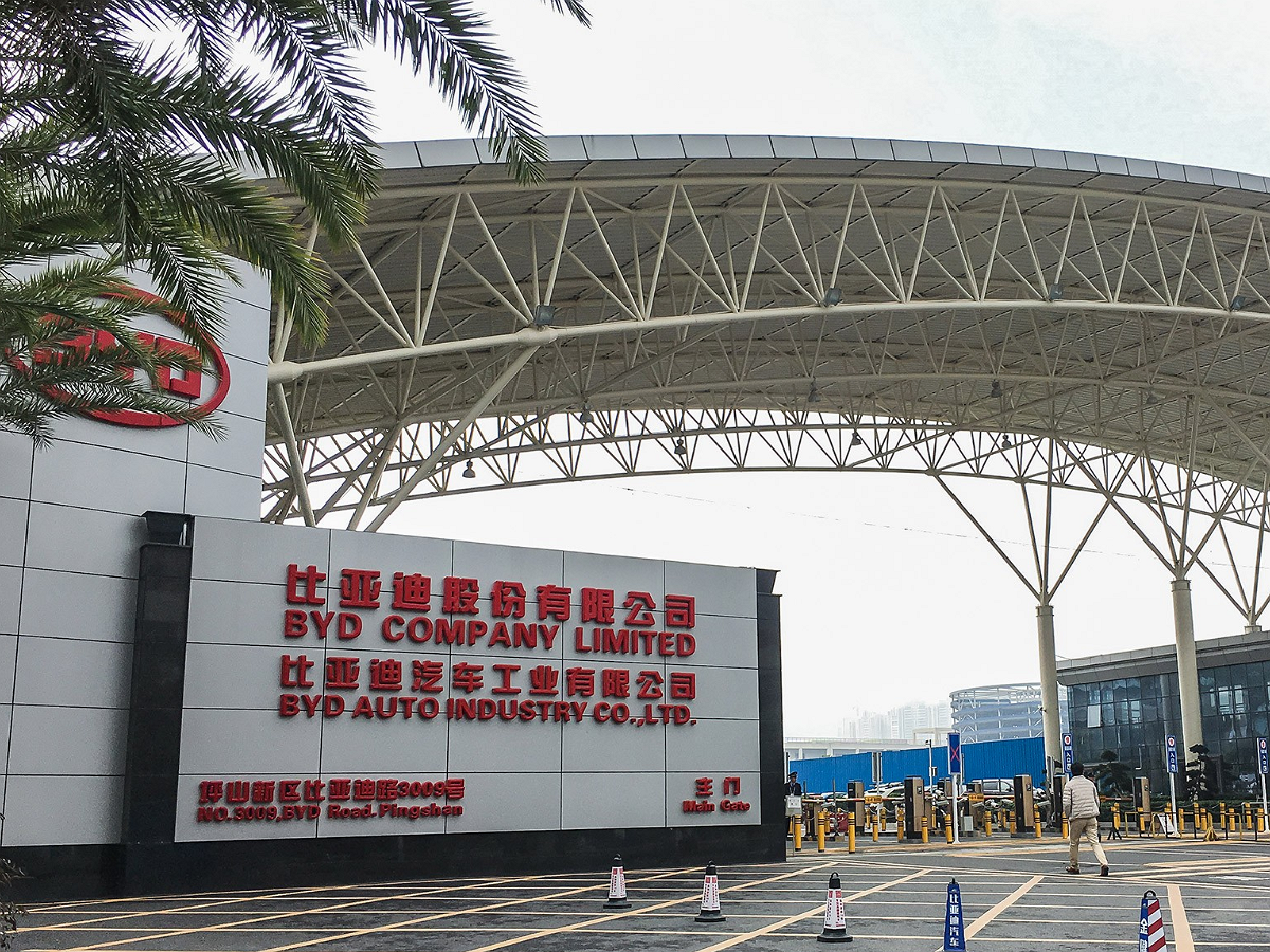 「台积电」比亚迪突然宣布，台积电也没想到，联手中芯小米等30家企业反垄断