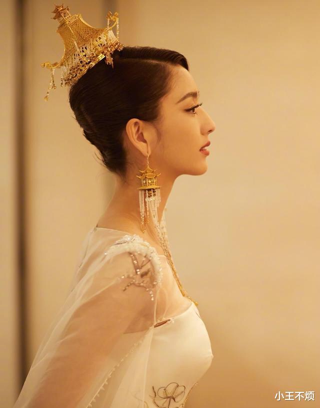 佟丽娅|老公夜会两女，还拿烟头烫她，大美女佟丽娅为何不愿意离开陈思诚