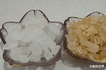 「香蕉」买冰糖,到底是白的好还是黄的好?冰糖厂员工说漏嘴,以后别瞎买!